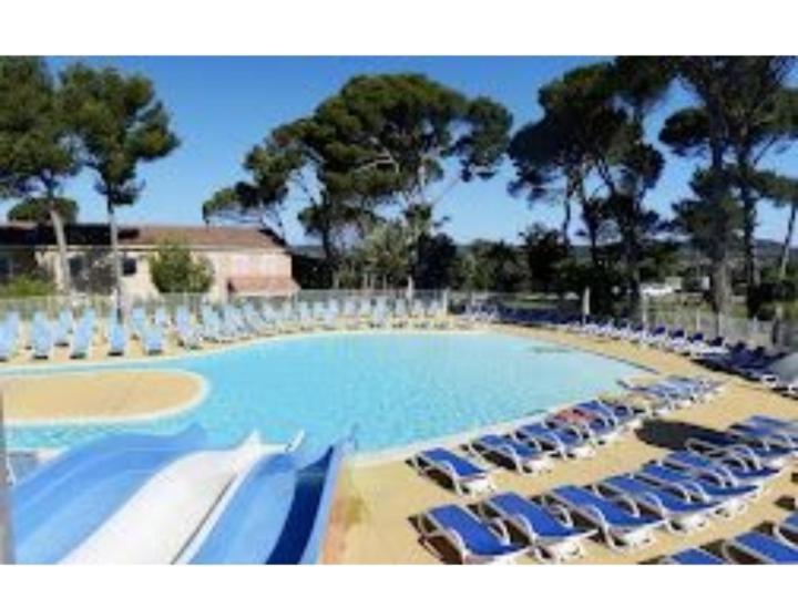 La Maison Bleue Calvisson Εξωτερικό φωτογραφία